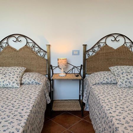 Residenza Il Melograno Villa Budoni Buitenkant foto