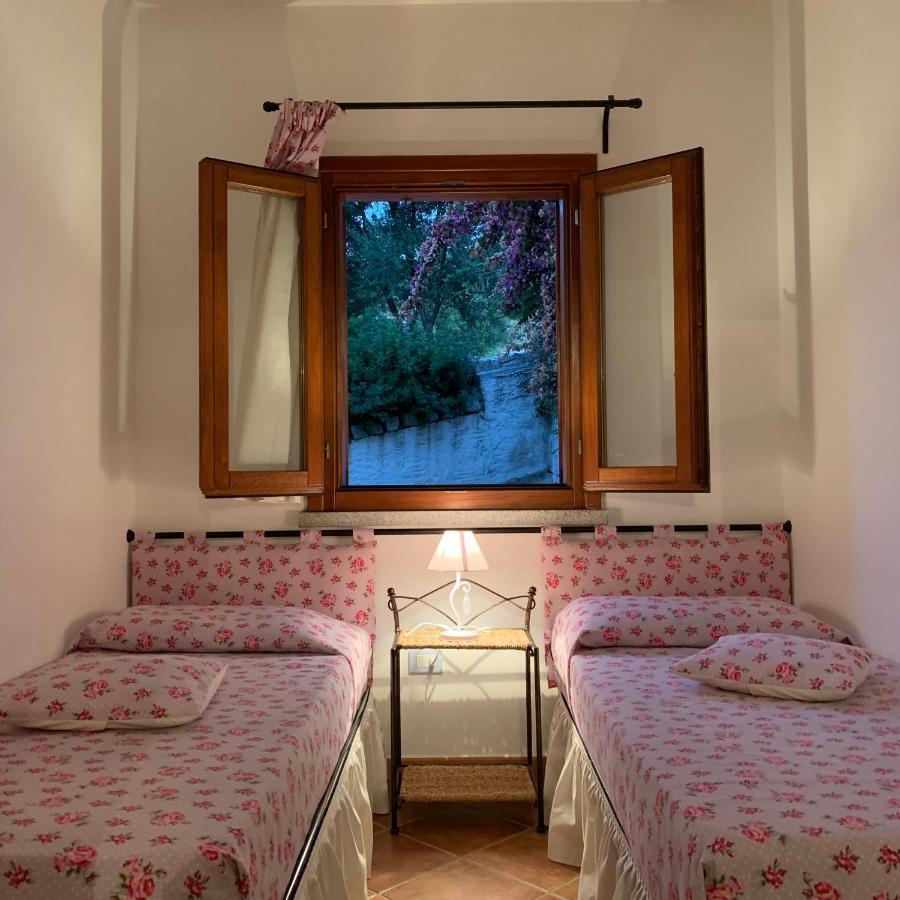 Residenza Il Melograno Villa Budoni Buitenkant foto