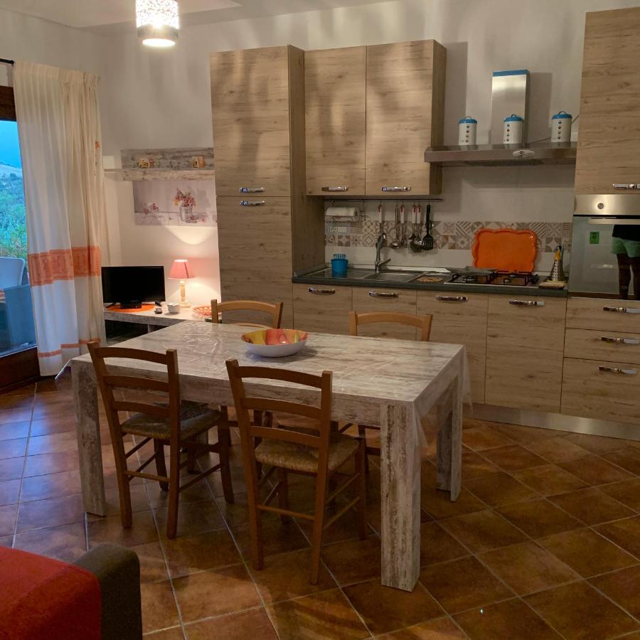 Residenza Il Melograno Villa Budoni Buitenkant foto