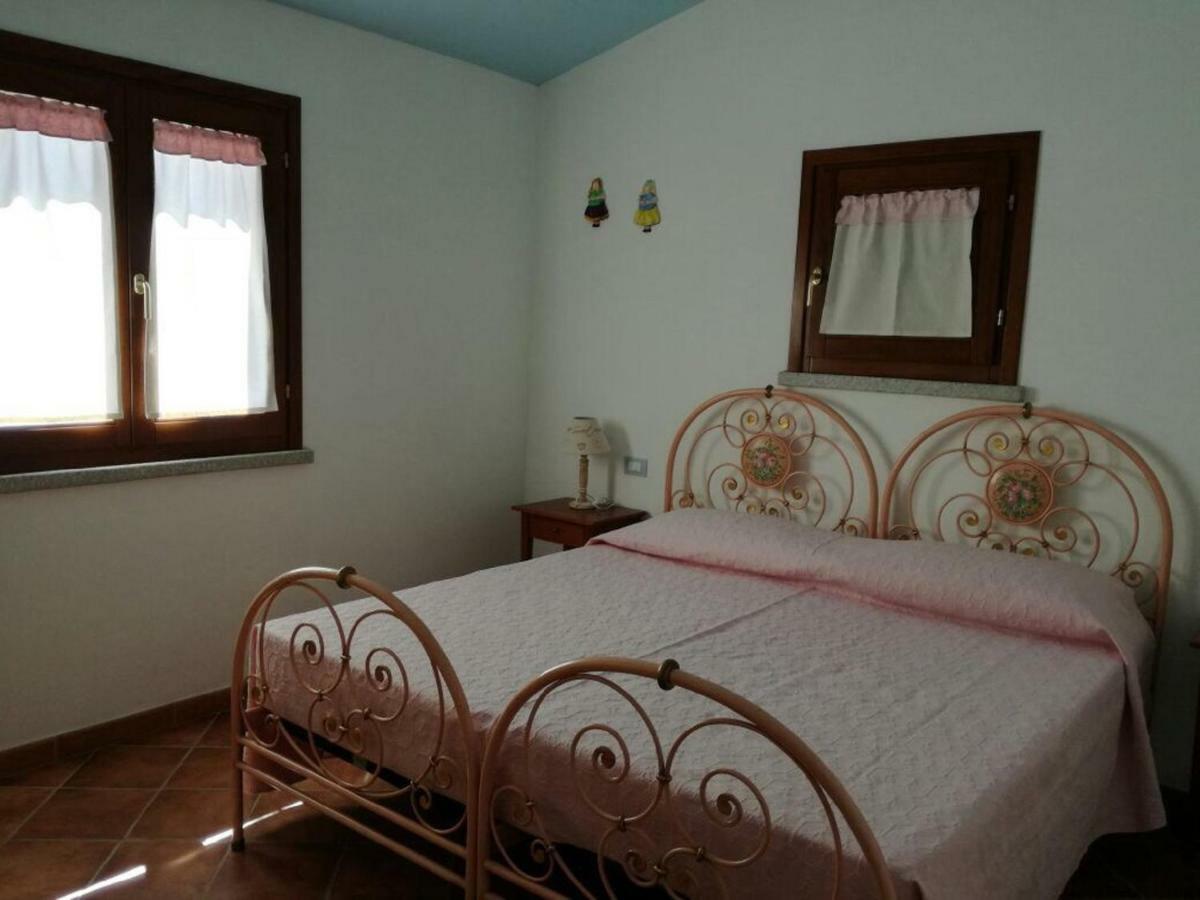Residenza Il Melograno Villa Budoni Buitenkant foto