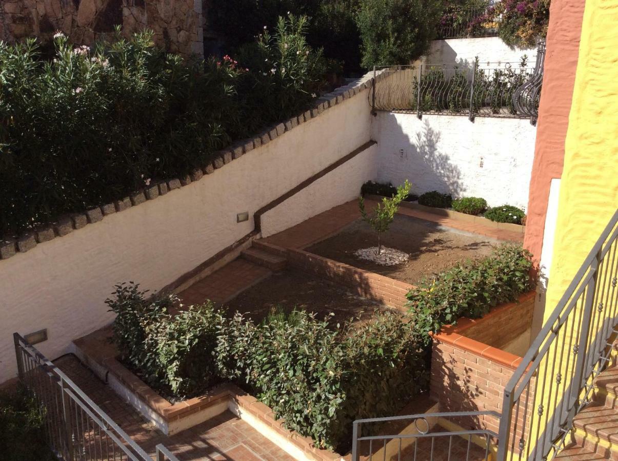 Residenza Il Melograno Villa Budoni Buitenkant foto