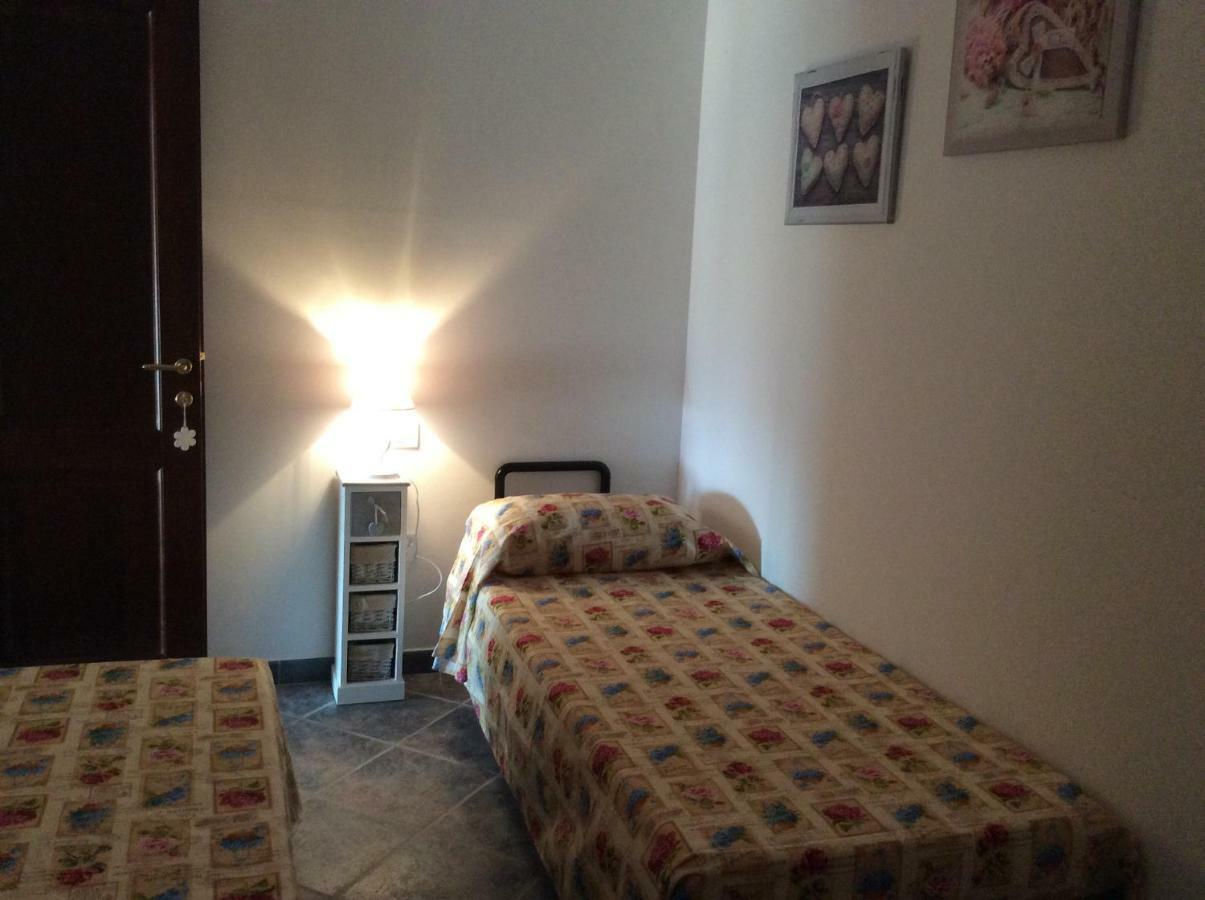 Residenza Il Melograno Villa Budoni Buitenkant foto