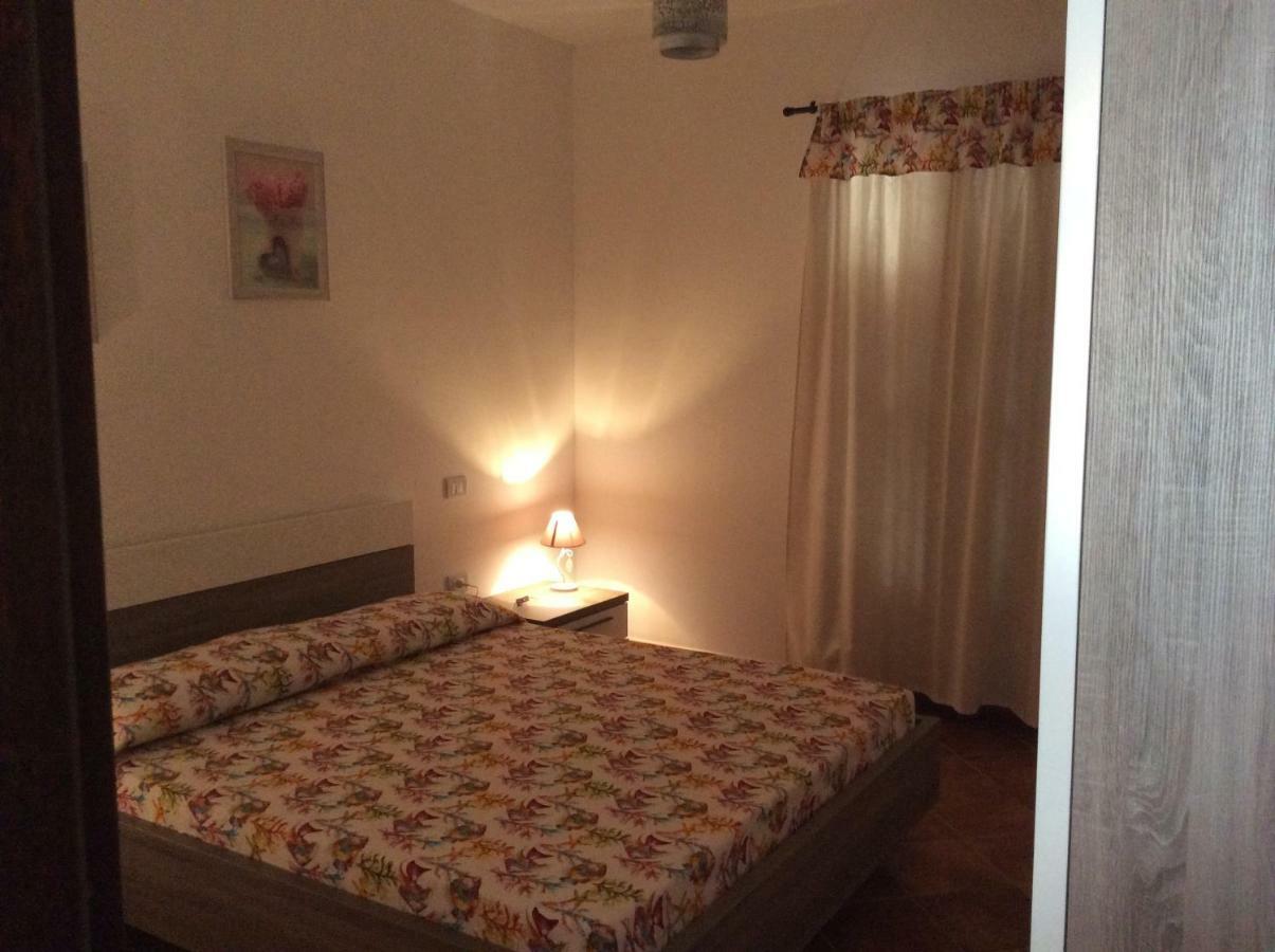 Residenza Il Melograno Villa Budoni Buitenkant foto