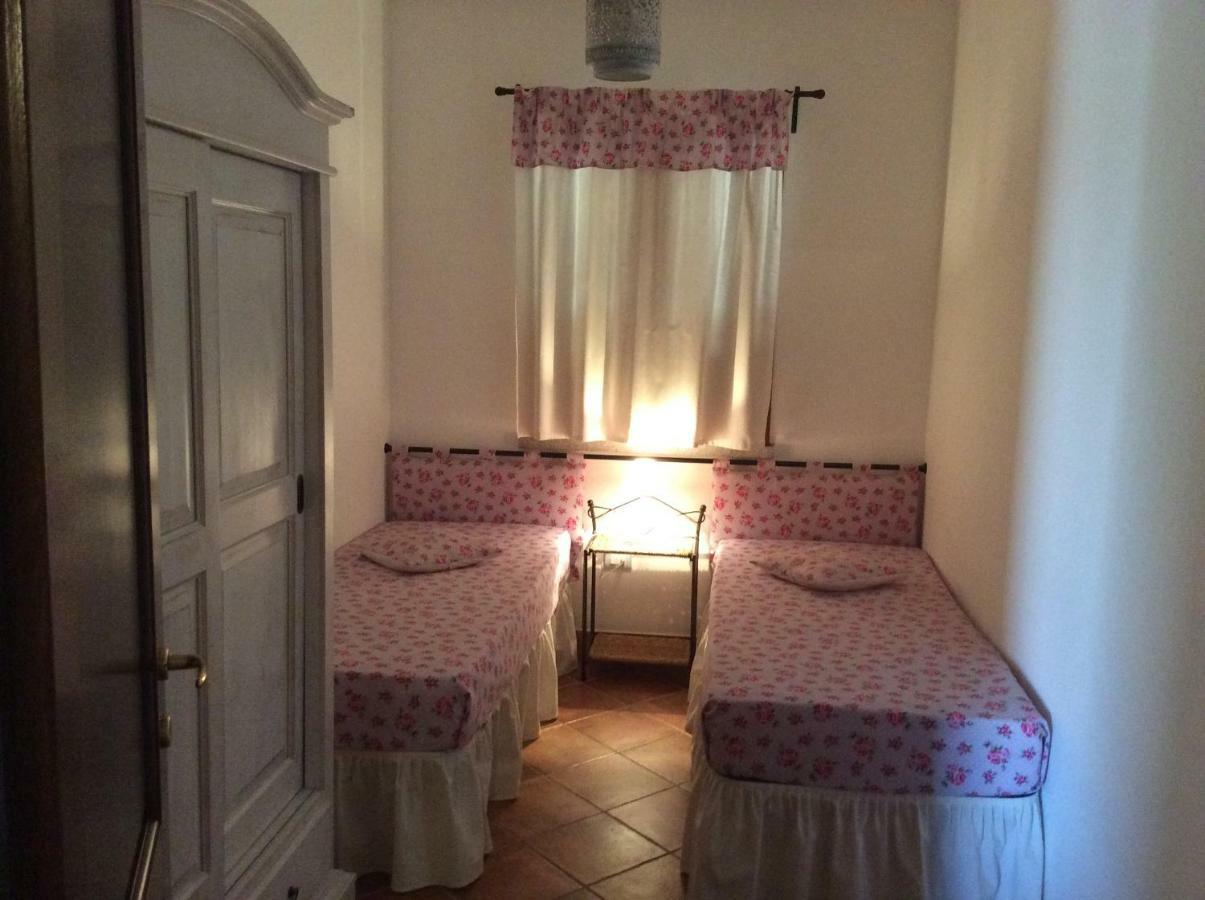 Residenza Il Melograno Villa Budoni Buitenkant foto
