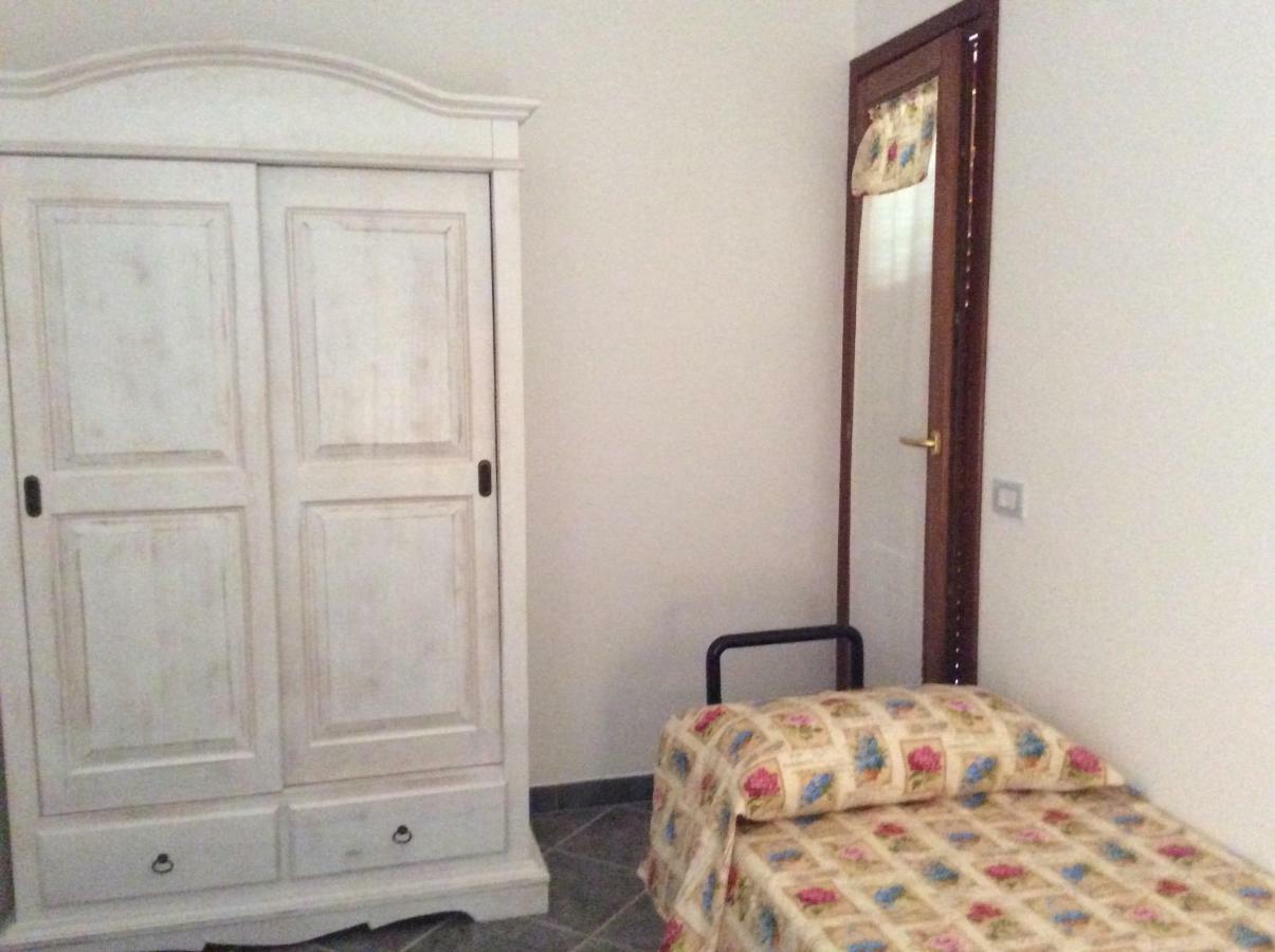 Residenza Il Melograno Villa Budoni Buitenkant foto
